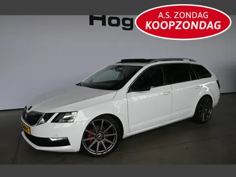 Škoda Octavia Combi 2.0 TDI Greentech Style Automaat Clima Navigatie Panoramadak Dealer Onderhouden!