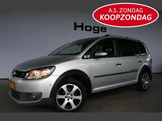 Volkswagen Touran 1.4 TSI Cross Climate control Trekhaak Cruise control PDC Inruil Mogelijk!