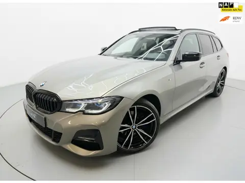 BMW 3-serie Touring 320i M PAKKET LIVE COCKPIT PANO CAMERA
