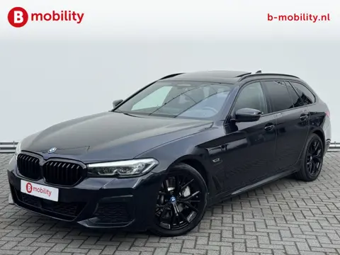 BMW 5 Serie Touring 530e High Executive M-Sport Trekhaak 1700kg NL Auto! | Panoramadak | Adaptive Cr
