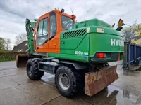 Hyundai Robex 160W-9A met 6-cilinder Cummins motor