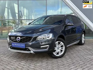 Volvo V60 Cross Country 2.0 D4 Momentum 190pk Automaat / Camera / Leder / Stoelverwarming