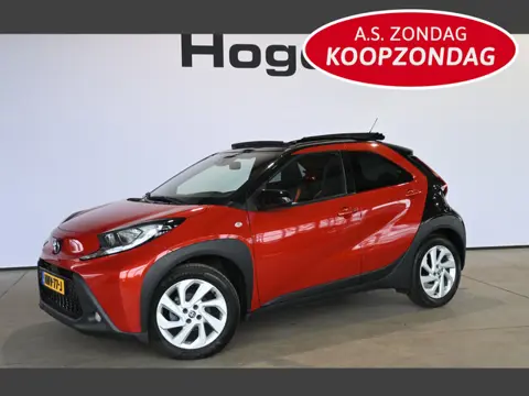 Toyota Aygo X 1.0 VVT-i MT Play Clima Carplay Panoramadak Camera LED Rijklaarprijs Inruil Mogelijk!