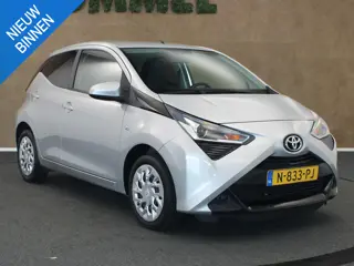 Toyota Aygo 1.0 VVT-i x-play - APPLE CARPLAY/ANDROID AUTO - CAMERA - ELEKTRISCHE RAMEN VOORZIJDE - A