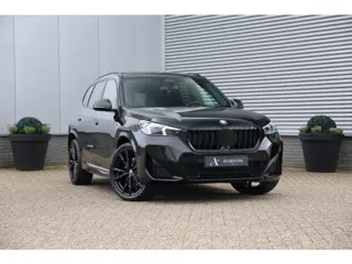BMW X1 sDrive20i 170pk M-Sport Black Ed. Pano|360Cam|HUD