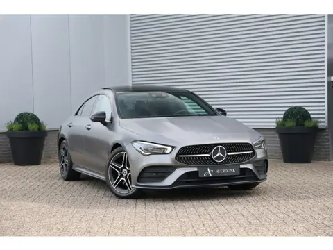 Mercedes-Benz CLA-Klasse 200 164PK AMG Night Aut. Pano|Trekh|Elek stoelen|Mat|Sfeervl