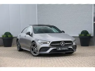 Mercedes-Benz CLA-Klasse 200 164PK AMG Night Aut. Pano|Trekh|Elek stoelen|Mat|Sfeervl