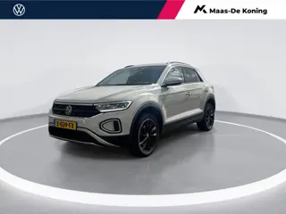 Volkswagen T-Roc 1.5 TSI 150pk DSG Life · Trekhaak · Stoelverwarming · Apple/Android Car Play · Navi
