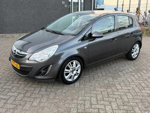 Opel Corsa 1.2-16V Cosmo 2011 Airco