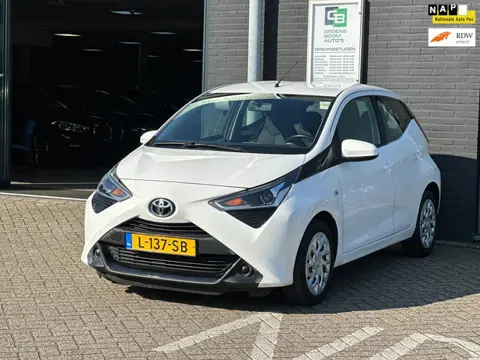 Toyota Aygo 1.0 VVT-i x-play/1STE EIG/AIRCO/CAMERA/NL-AUTO NAP!!