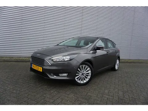 Ford Focus 1.0 Titanium Edition 1e Eigenaar / Navi / Climate controle / Cruise / Lm velgen