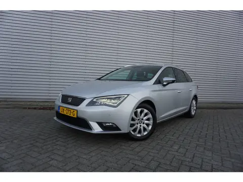 SEAT Leon ST 1.0 EcoTSI Style Connect Climate / Navi / Cruise / Camera / Parkeersens. / Trekhaak / N