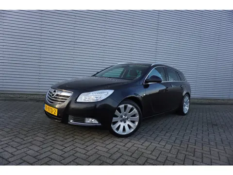 Opel Insignia Sports Tourer 1.6 T Cosmo Climate / Navi / Cruise / Leder / Parkeers. / Stoevlerw. / T