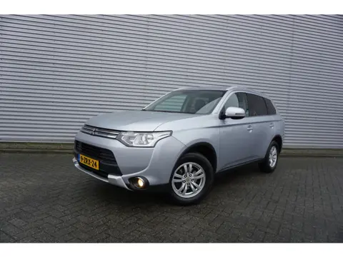 Mitsubishi Outlander 2.0 PHEV Business Edition X-Line AUTOMAAT - Climate / Navi / Cruise / Camera  /