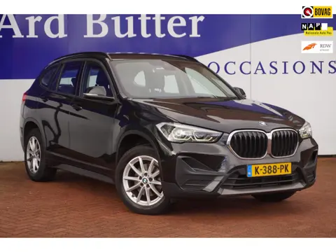 BMW X1 SDrive18i Executive Edition / Vol-leder / Full-Navigatie / PDC / ECC / 17"LMV / LED / ORIG-NL