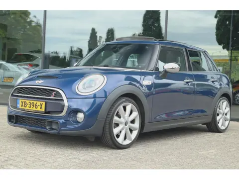 MINI COOPER S 2.0 CHILI SERIOUS BUSINESS | PANO | LED | LEDER | UNION JACK | STOELVERW. |
