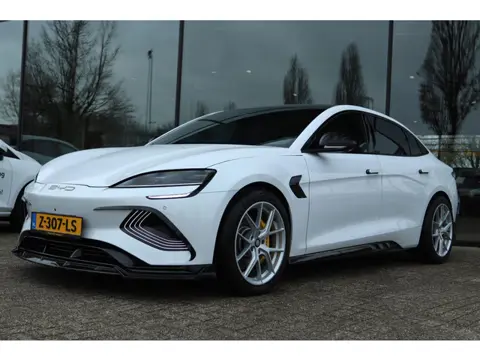 BYD SEAL DESIGN RWD 82.5 KWH | PANO | 360 CAMERA | DYNAUDIO | LED | CARPLAY | ACC |