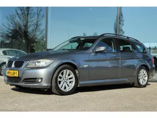 BMW 3-SERIE TOURING 318I BUSINESS LINE | XENON | TREKHAAK | NAVI | BLUETOOTH | PDC