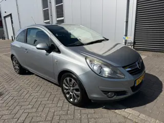 Opel Corsa 1.2-16V '111' Edition Airco Nieuwe APK
