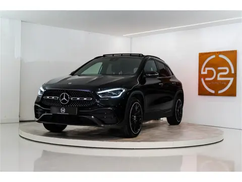 Mercedes-Benz GLA 250 e AMG 218PK | Pano | Sfeer | Carbon | Keyless | Stoelverw. | 12 MND Garantie G