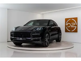 Porsche Cayenne Coupé 3.0 E-Hybrid 470PK | InnoDrive | Bose | Bicolor | Sportchrono | VOL! Fabrieksg