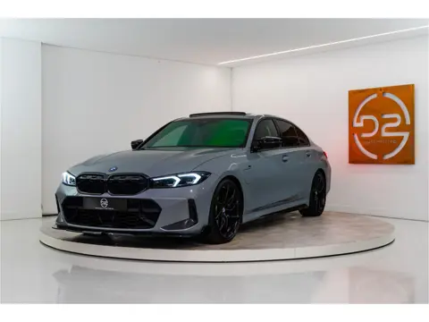 BMW 3-serie 320e M-Sport Pro 204PK | Shadow | Pano | ACC | Sfeer | Laser | Fabrieksgarantie