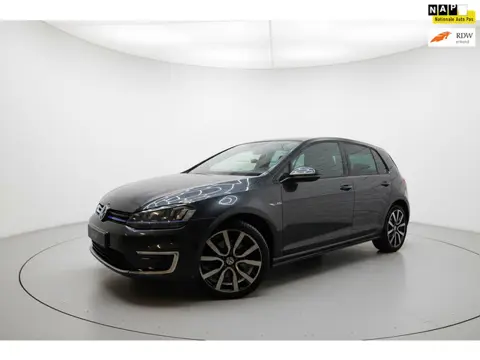 Volkswagen Golf 1.4 TSI GTE LEER STOELVERWARMING PDC NAP