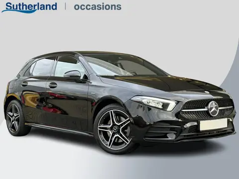 Mercedes-Benz A-klasse 250 e AMG Line | Stoelverwarming | Navigatie | Getint glas | PDC | Climate co