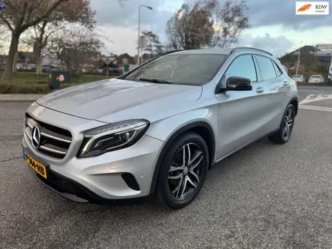 Mercedes-Benz GLA 180 / automaat / navi / cruise.control / camera / elek.pakket / pdc / lmv / leder 