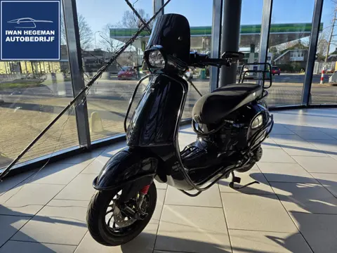 Vespa Sprint 50 | Laag windscherm | Achterdrager | Sierbeugelset | Spiegelset