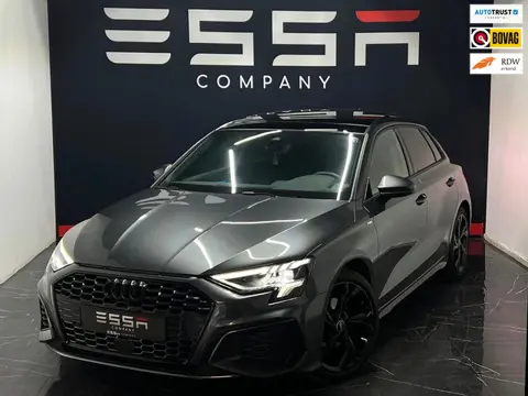 Audi A3 SPORTBACK 35 TFSI 3x S Line Pano Sfeerve Dodehoek