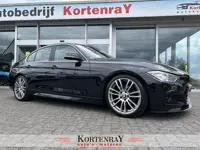 BMW 3-serie 320i Upgrade Edition  M pakket/bomvolle auto zie foto's en info
