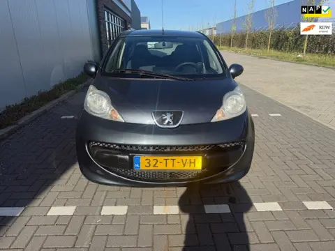 Peugeot 107 1.0-12V Carplay / Android - Nieuwe APK - Isofix - Nieuwe uitlaat - Onderhoudsbeurt