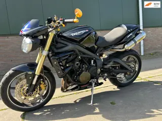 Triumph Tour Street Triple