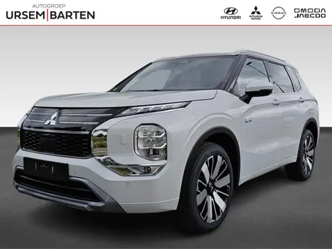Mitsubishi Outlander 2.4 PHEV Instyle+ Tot € 6.500,- VOORDEEL!