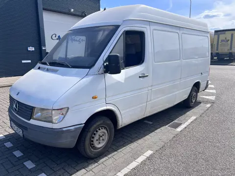 Mercedes-Benz Sprinter 208 D lang/hoog medium +31641468730