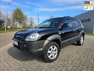Hyundai Tucson 2.0i 4WD 4x4 Style Nieuw A.P.K nette auto