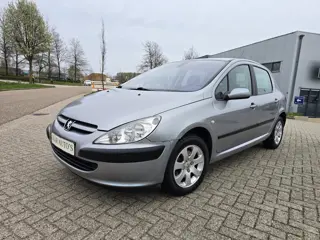 Peugeot 307 1.6-16V XT Airco,Automaat, weinig kmstand