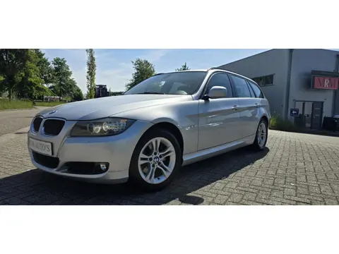BMW 3-serie Touring 318i Luxury Line 2.0 MET NIEUWE A.P.K