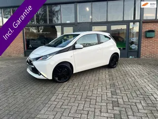 Toyota Aygo 1.0 VVT-i x-play, Airco, Achterruitcamera