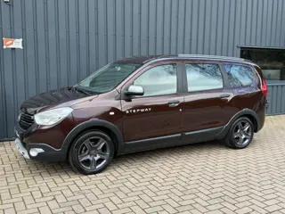 Dacia Lodgy 1.2 TCe Stepway 7-PERSOONS!/NAVIGATIE/DEALER OND.!/