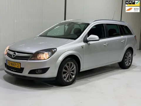 Opel Astra Wagon 1.6 111 years Edition NETTE STAAT - TREKHAAK - PDC - NWE APK!