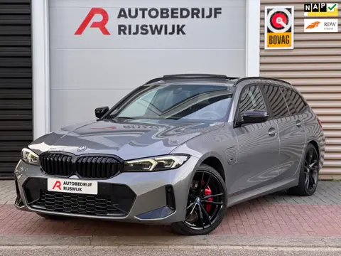 BMW 3-serie Touring 330e Pano/Camera/Sfeer/Leer