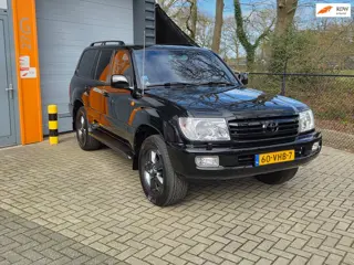 Toyota LandCruiser 100 4.2 VX Standard Roof Window Van