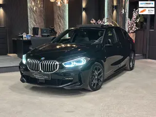 BMW 1-serie 118i High Executive|M pakket|PANO|SFEERVERL.