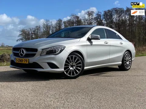 Mercedes-Benz CLA-klasse 180 Prestige Automaat Leder Navigatie Stoelverwarming Climate control Goed 