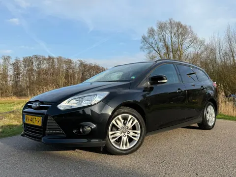 Ford Focus Wagon 1.0 EcoBoost Trend / Navi / Stoelverwarming / 16" Velgen / PDC / Cruise / LED / 6 V