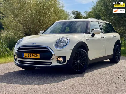 Mini Mini Clubman 1.5 Chili Serious Business Leder Navi Camera Stoelverwarming Perfect Onderhouden