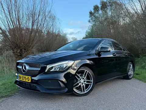 Mercedes-Benz CLA-klasse 180 Ambition Automaat / Leder-Alcantara / Navi / 2e Eigenaar / Clima / 18" 
