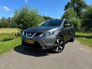 Nissan Qashqai 1.2 N-Connecta / Navigatie / Goed onderhouden / Camera / Lm Velgen / Panorama dak / C